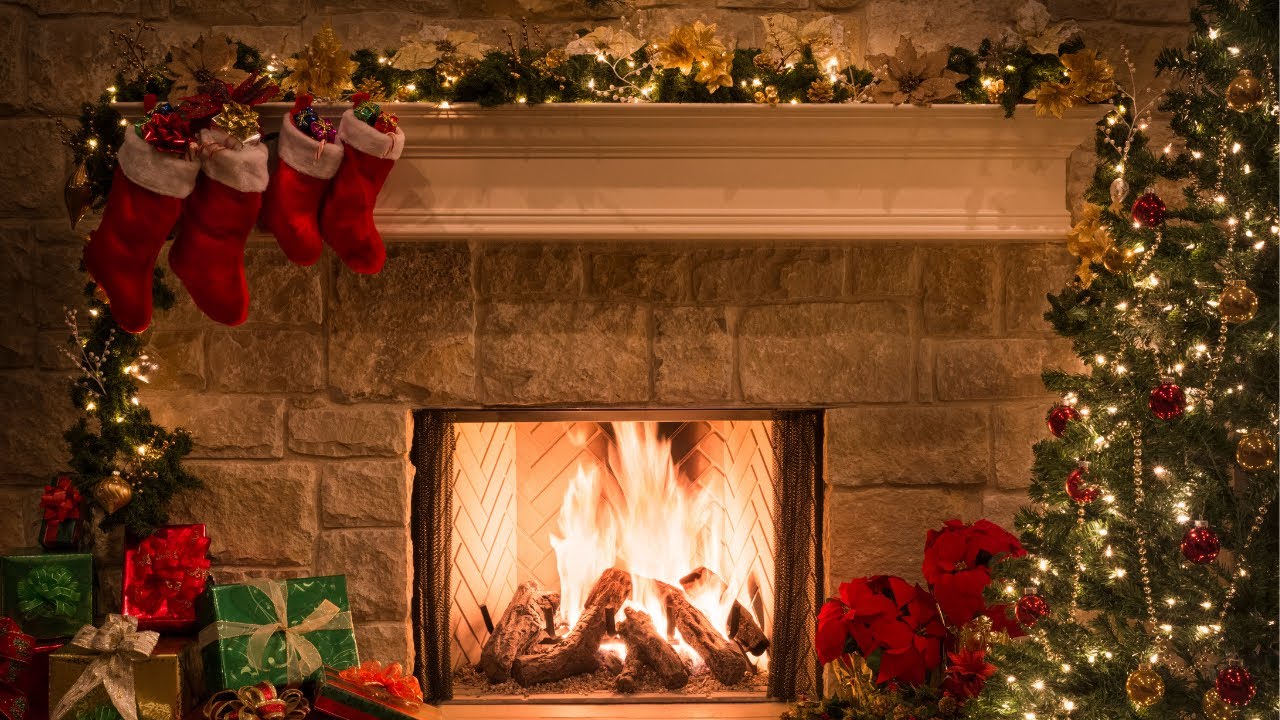 Cozy Cabin Christmas Ambience with Crackling Fire - Instrumental Christmas Music & Snowfall